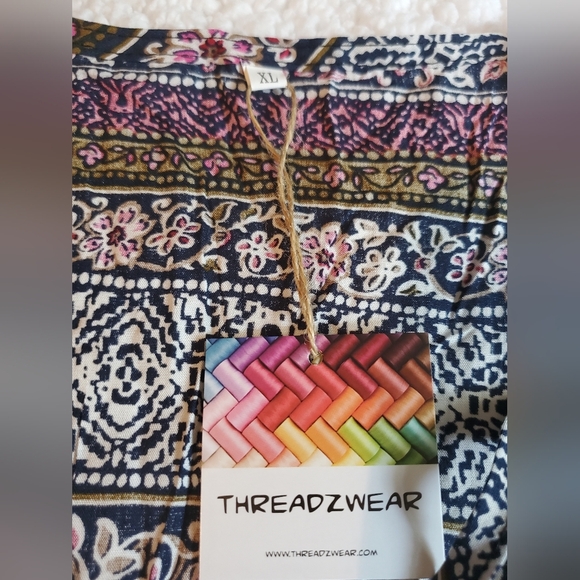 Threadzwear Beautiful Boho Flowy Blouse XL - Picture 3 of 4